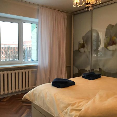 קייב Sunny Apartment Overlooking The Royal Village מראה חיצוני תמונה