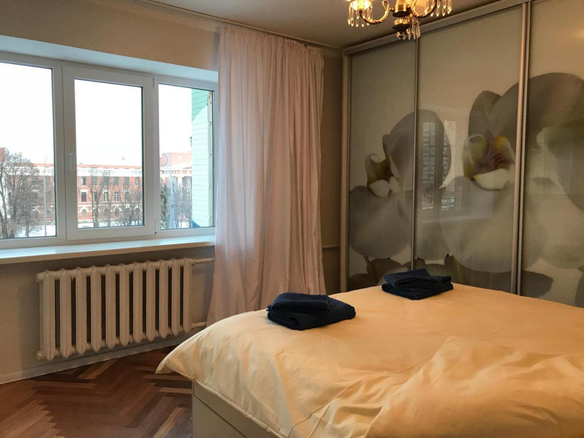 קייב Sunny Apartment Overlooking The Royal Village מראה חיצוני תמונה