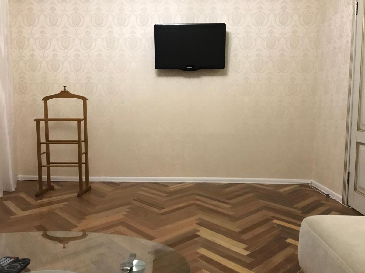 קייב Sunny Apartment Overlooking The Royal Village מראה חיצוני תמונה